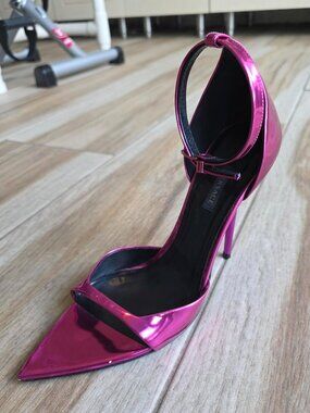Versace Pointy Open Toe Strap Sandals Mettalic Pink Shoes. Eur. 39